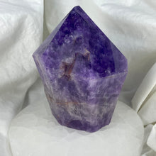 Amethyst polished cut base