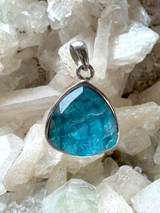 Blue Apatite Quartz Doublet | Pendant 925 Sterling Silver