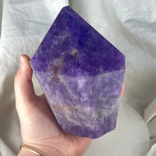 Amethyst polished cut base